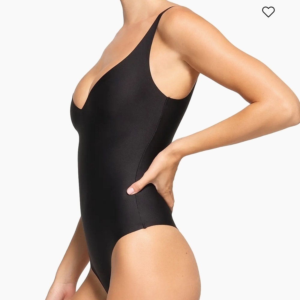 SKIMS Black Shapewear Bodysuit - Picture 4 of 4